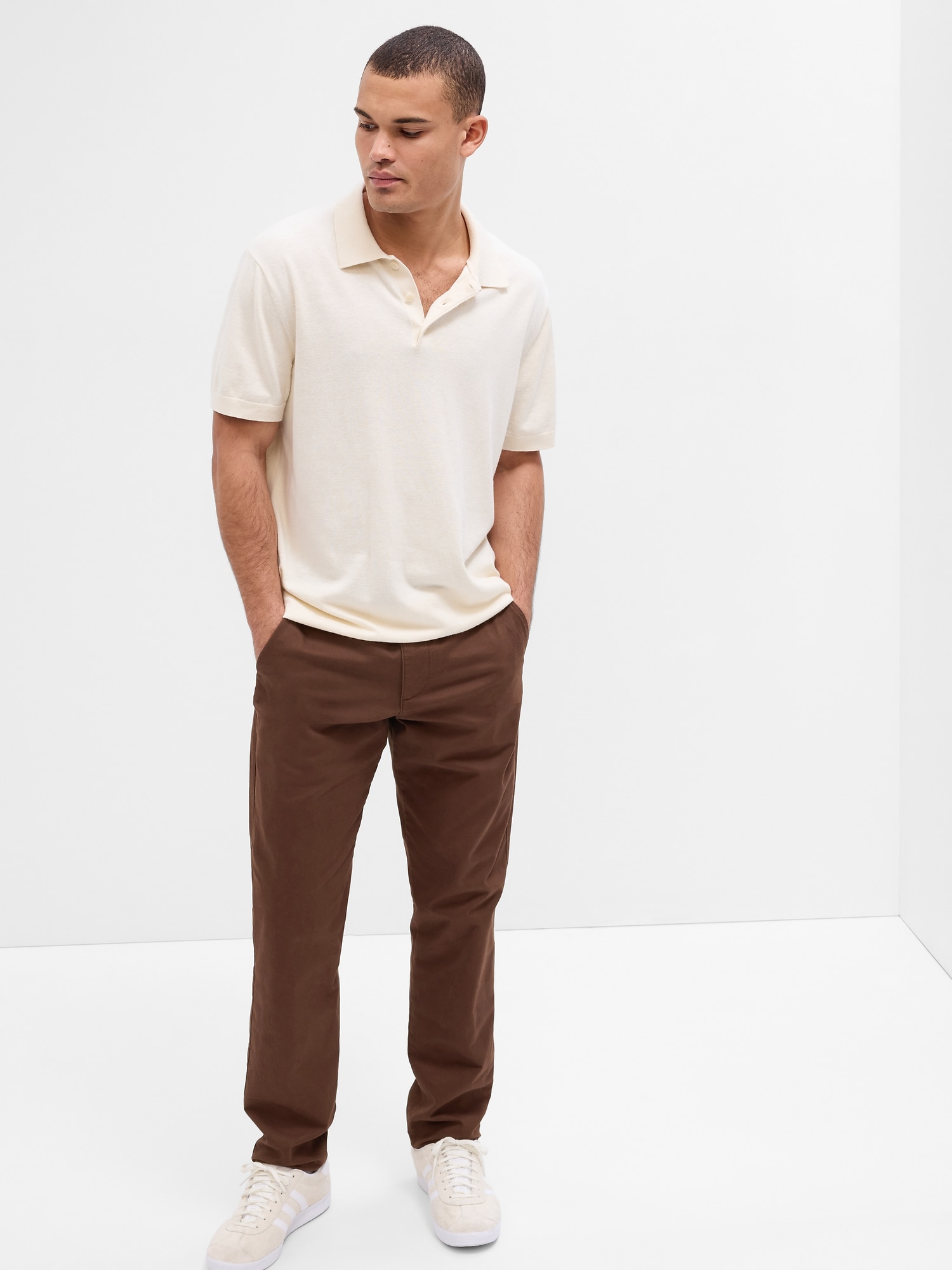 GapFlex Essential Khakis in Straight Taper