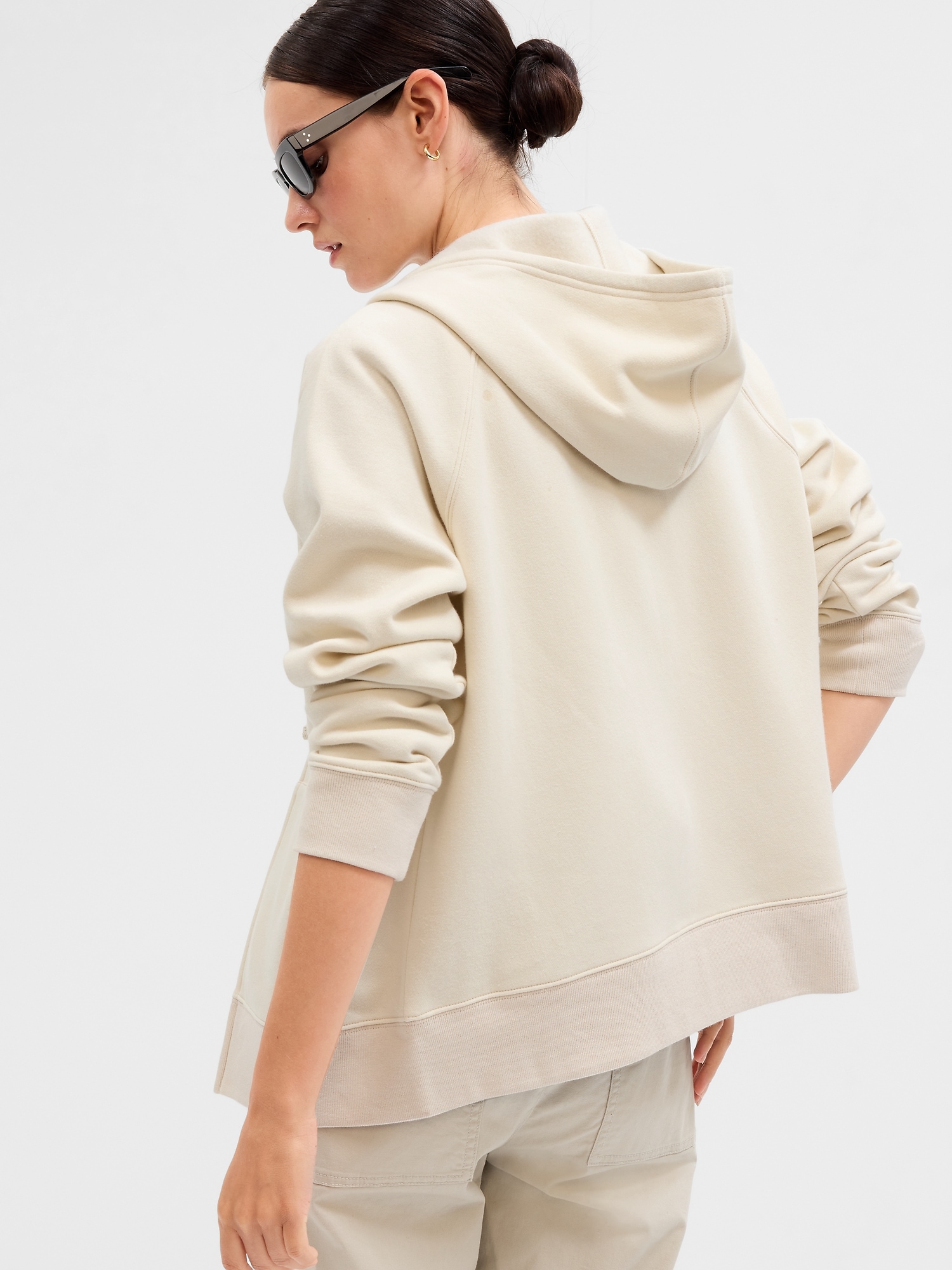 Tan gap hoodie deals