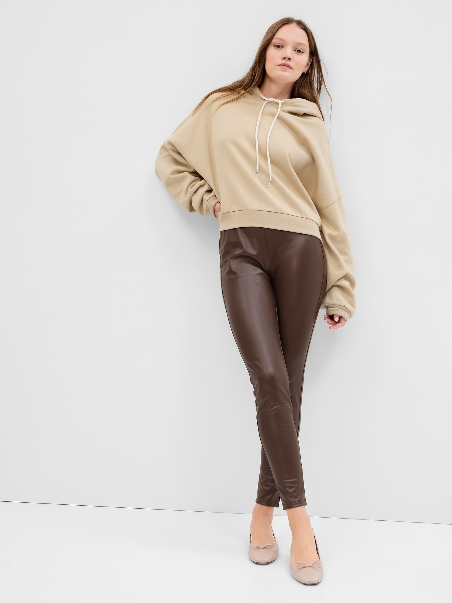 Leggings with leather effect