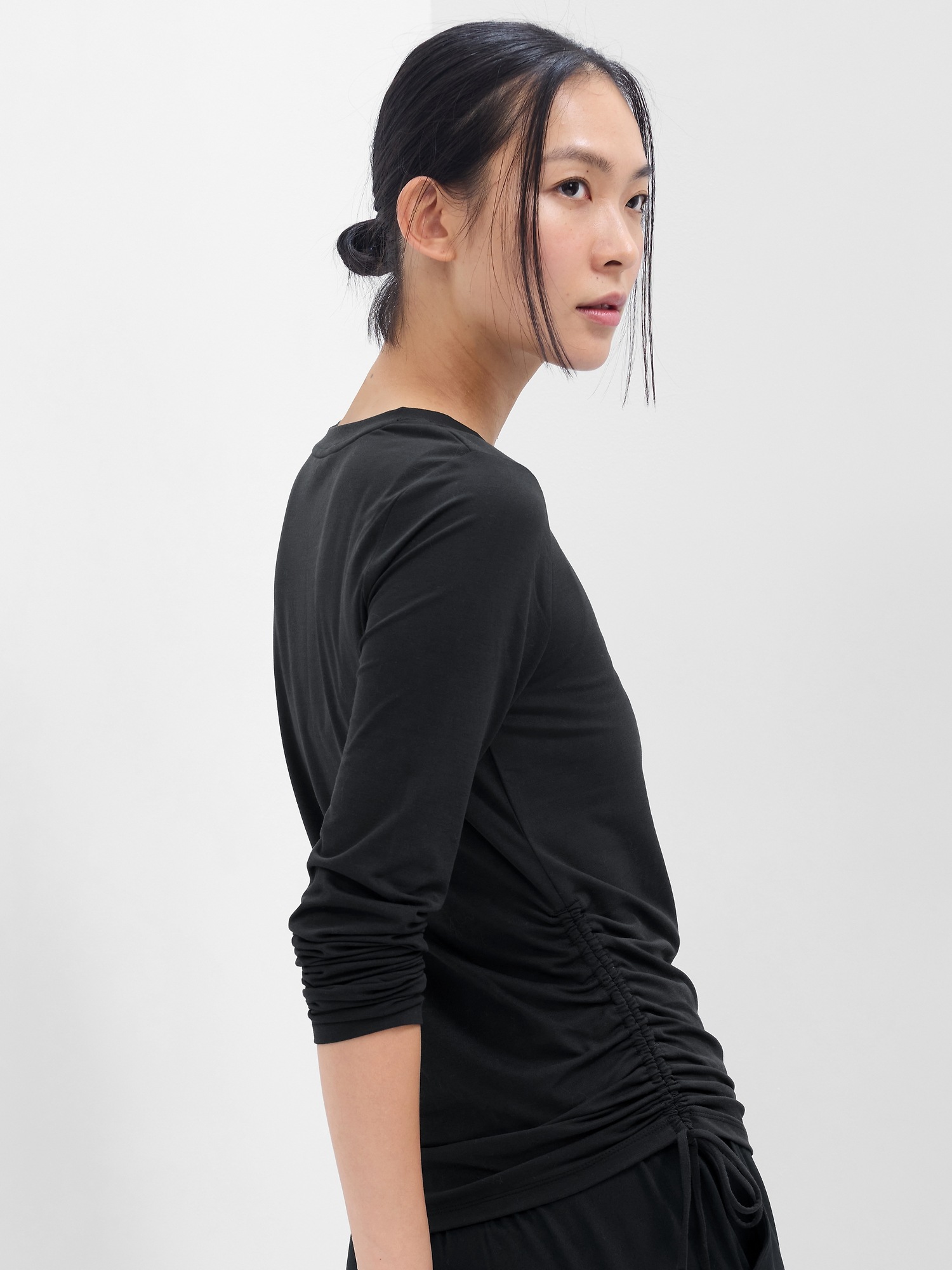 GapFit Brushed Jersey Ruched Top Gap Factory