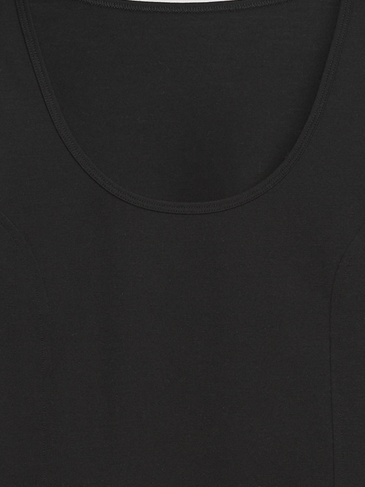 Image number 4 showing, GapFit Fitted CoolDry Scoopneck Top