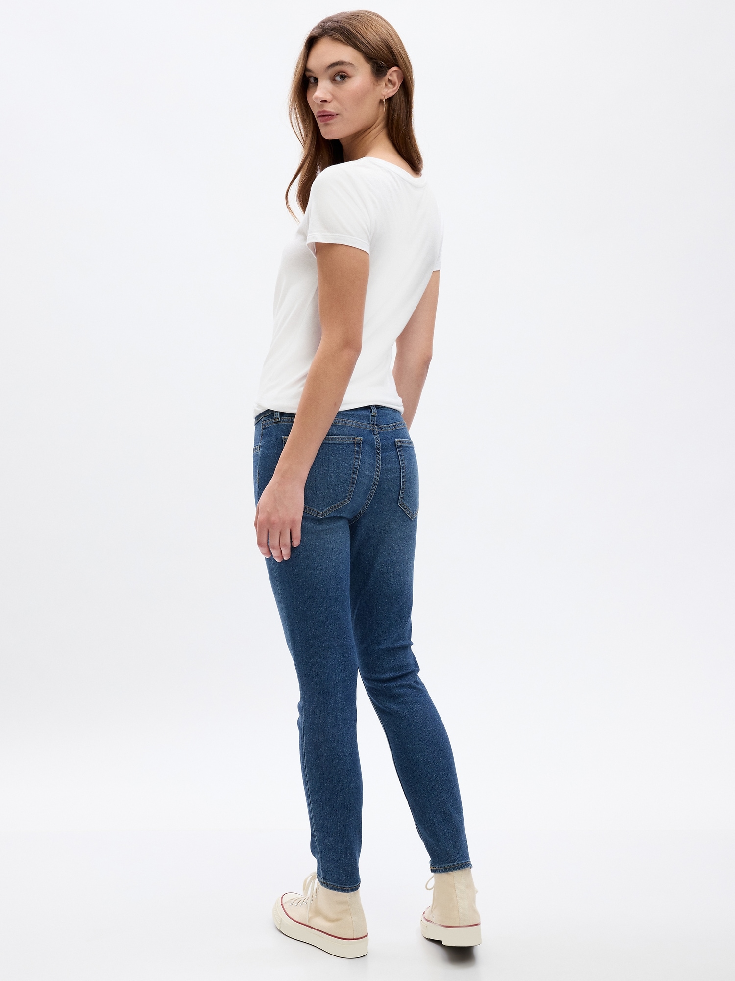 Mid Rise Distressed Favorite Jeggings