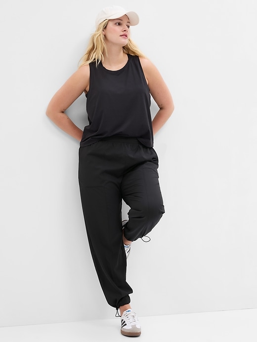 Image number 6 showing, GapFit Runaround Parachute Pants