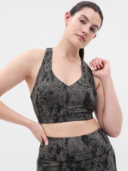 Image number 7 showing, GapFit Studio Cross-Back Sports Bra