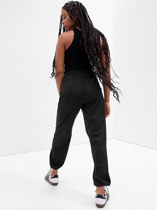 Image number 3 showing, GapFit Runaround Parachute Pants