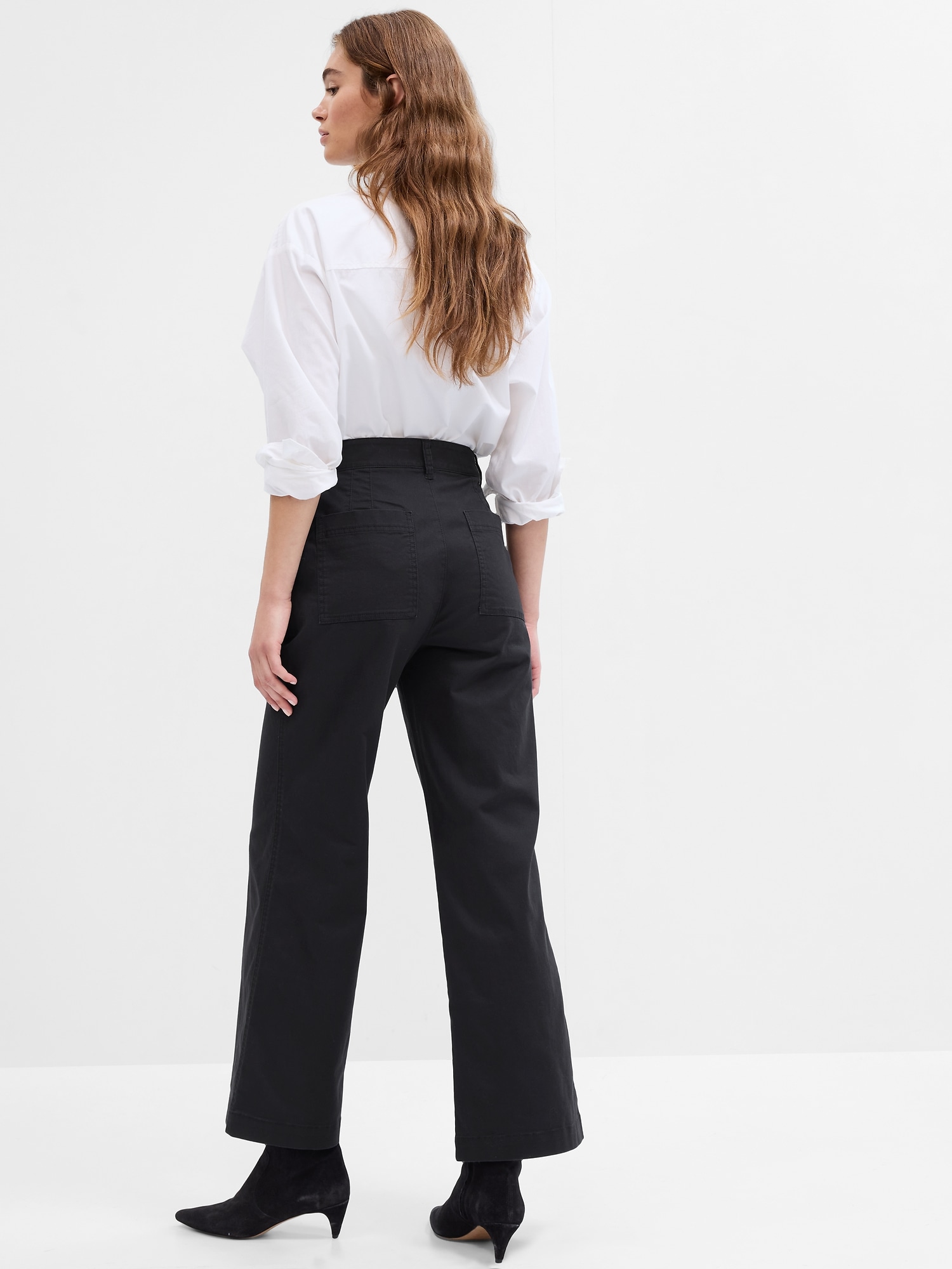 High Rise Wide-Leg Girlfriend Khakis with Washwell | Gap Factory