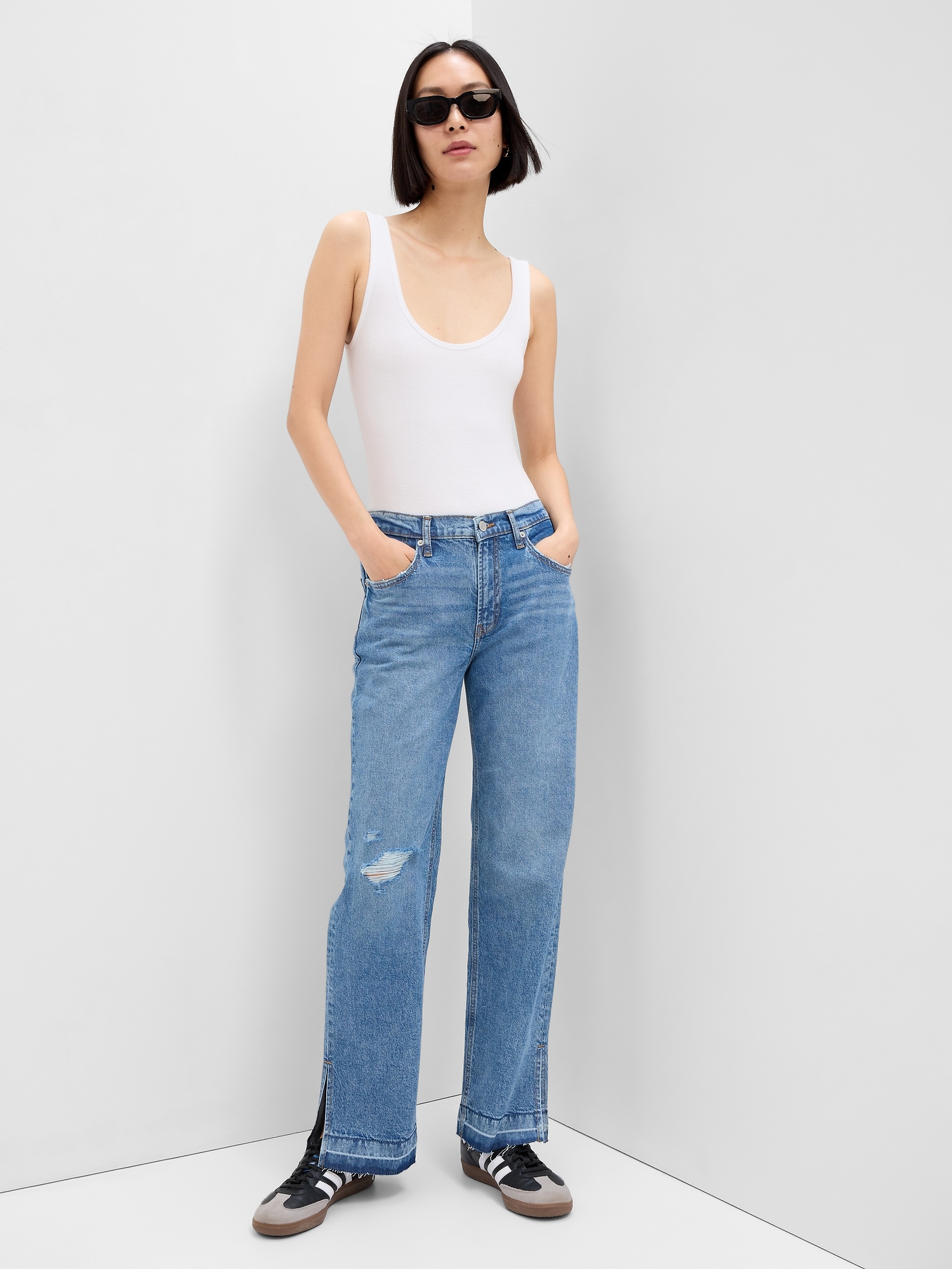 Mid Rise Destructed '90s Loose Jeans with Washwell