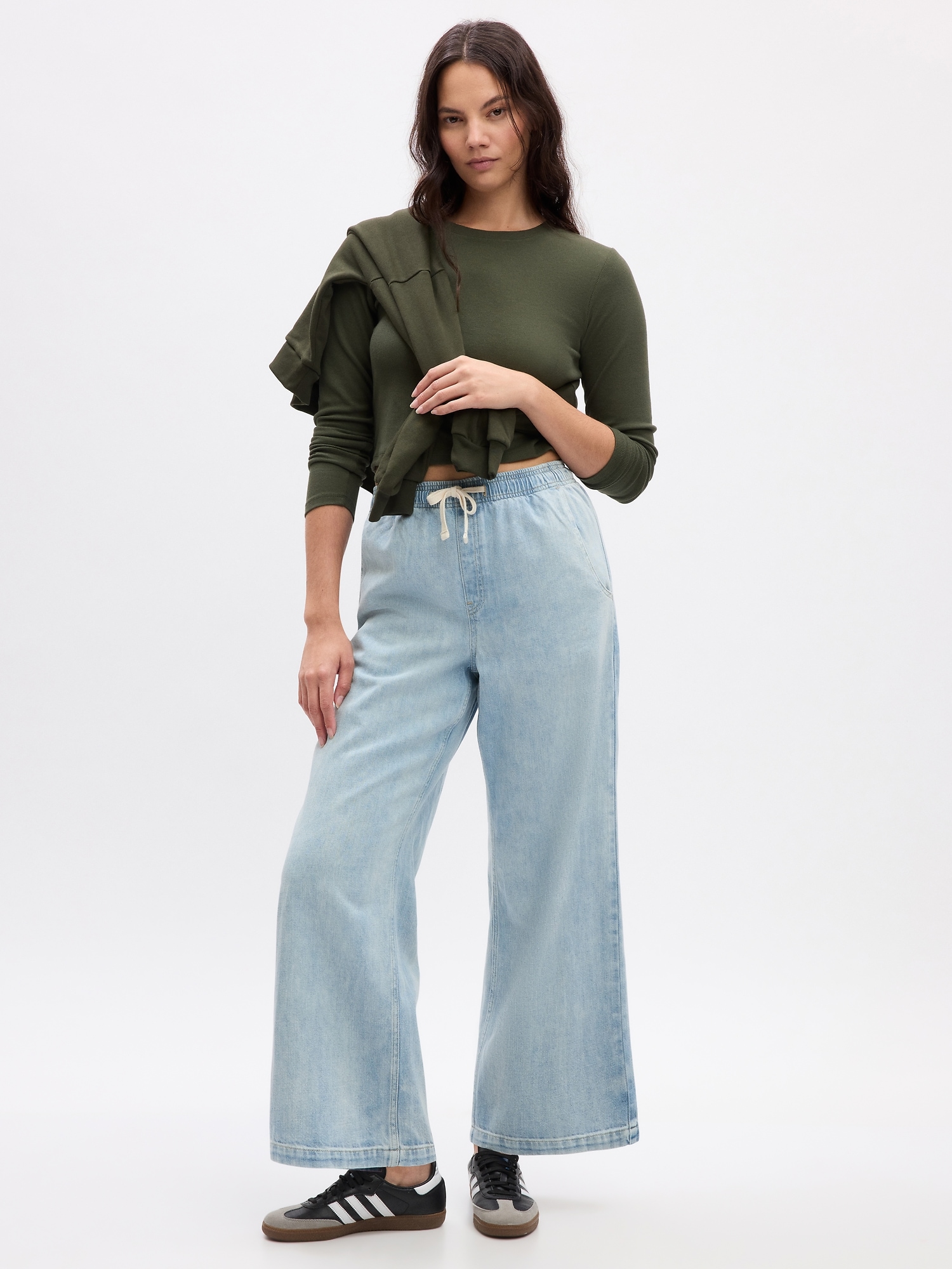 High Rise Wide-Leg Pull-On Jeans | Gap Factory