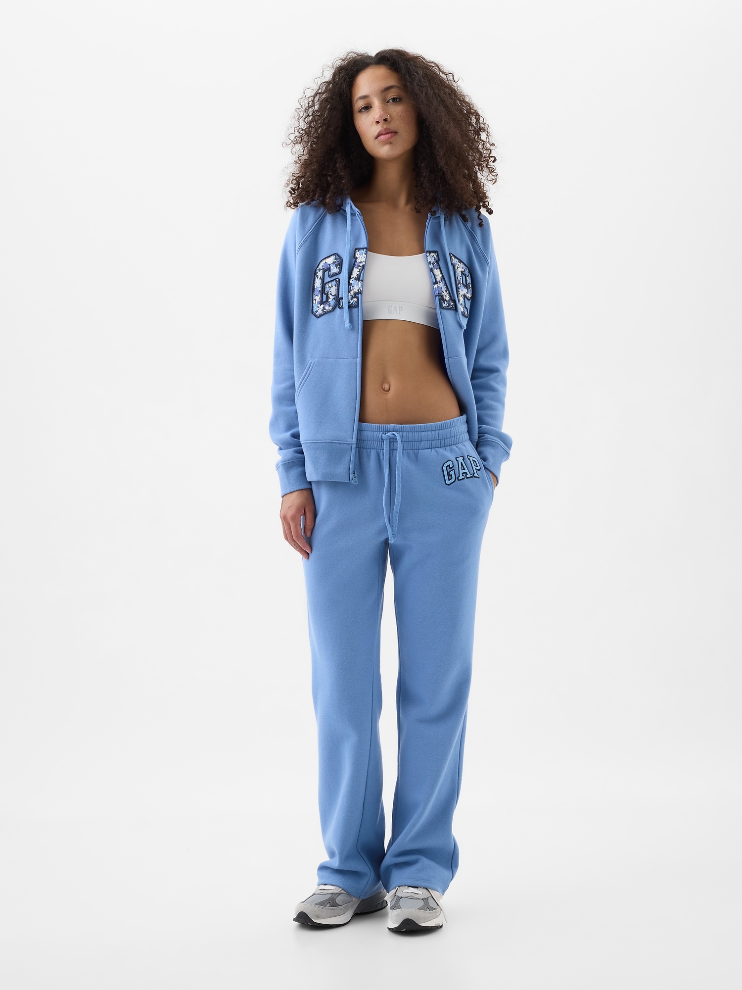 GAP Women's Logo Sweatpant