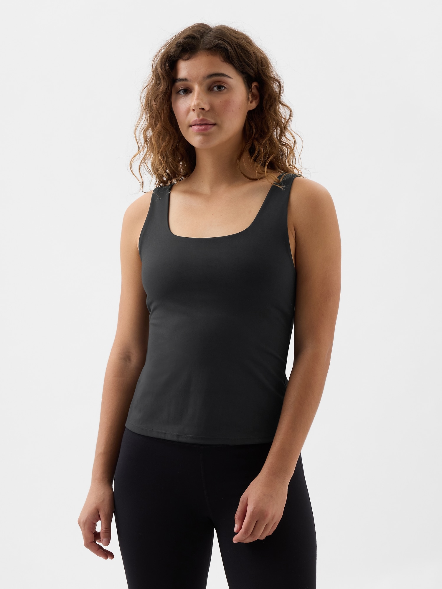 GapFit Studio Twist-Back Support Tank