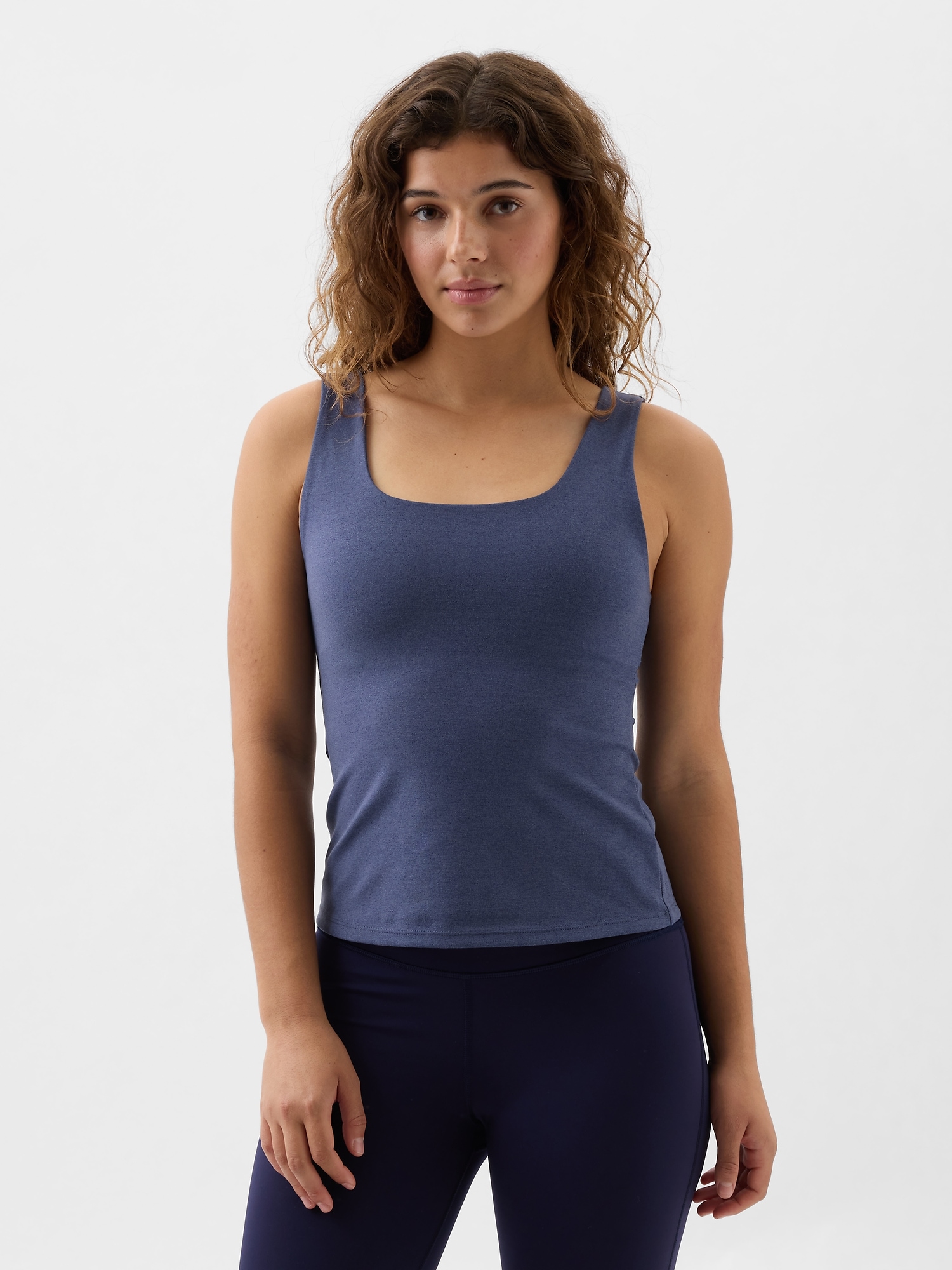 GapFit Studio Twist-Back Support Tank