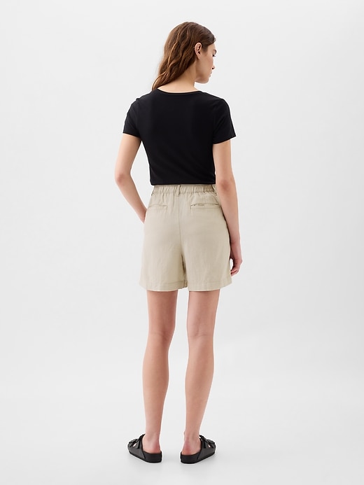 Image number 2 showing, 5" High Rise Linen-Blend Pleated Shorts