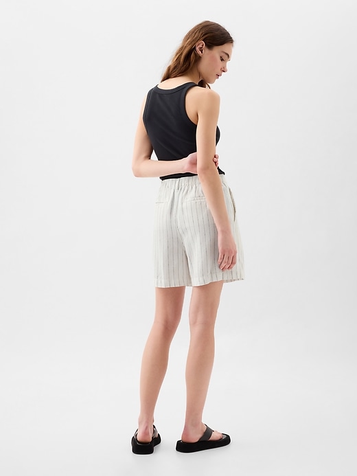 Image number 2 showing, 5" High Rise Linen-Blend Pleated Shorts