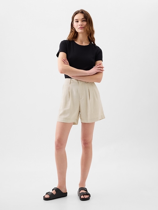 Image number 7 showing, 5" High Rise Linen-Blend Pleated Shorts
