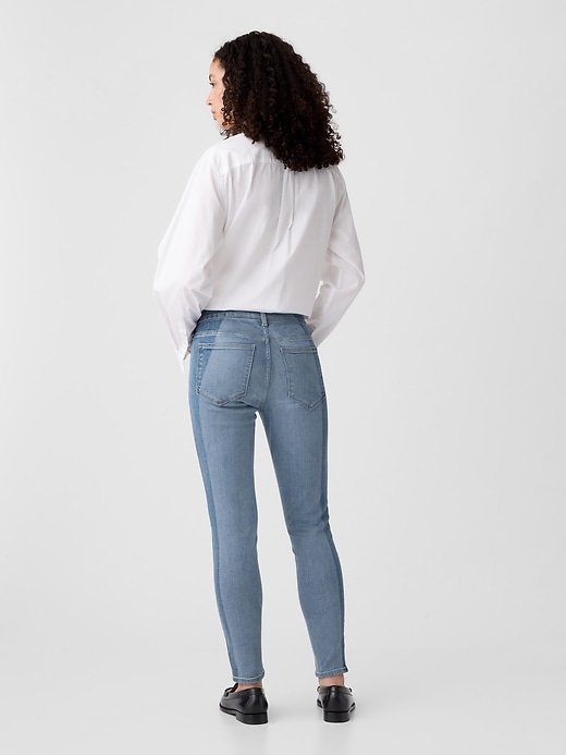 Image number 2 showing, Mid Rise Universal Legging Jeans