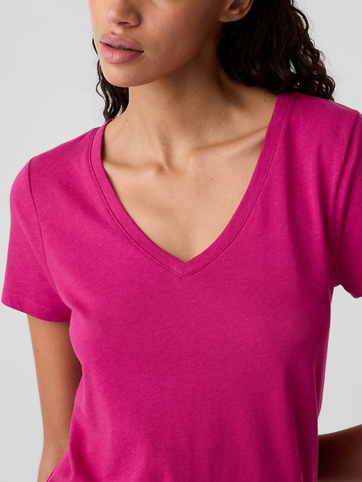 Favorite V-Neck T-Shirt | Gap Factory