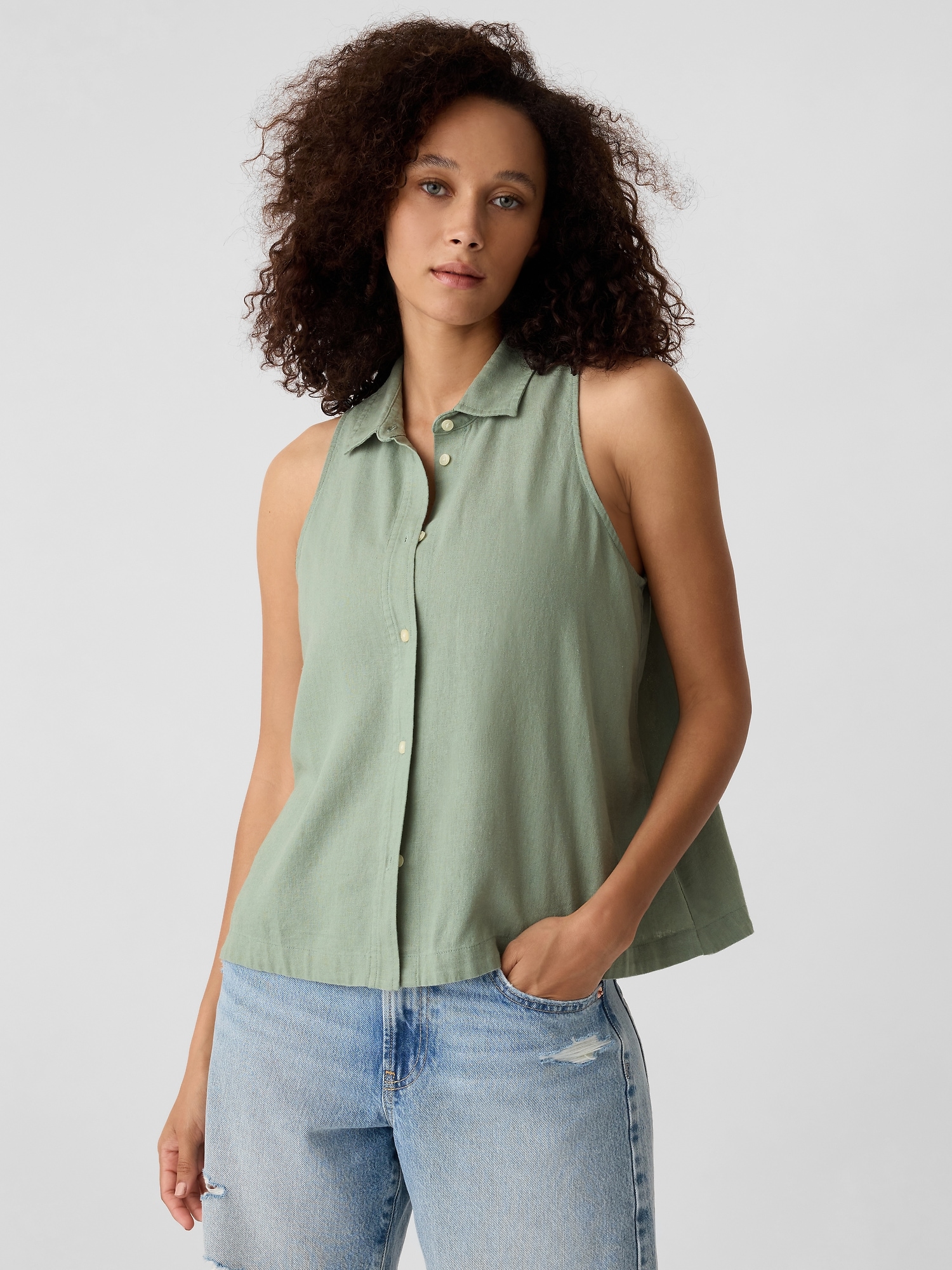 Sleeveless Linen-Blend Cropped Shirt