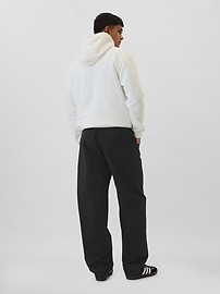 GapFlex Essential Khakis in Baggy Fit