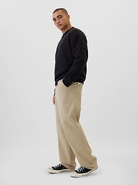 GapFlex Essential Khakis in Baggy Fit