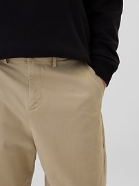 GapFlex Essential Khakis in Baggy Fit