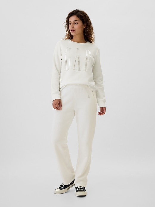 Image number 3 showing, Relaxed Gap Logo Sweatshirt
