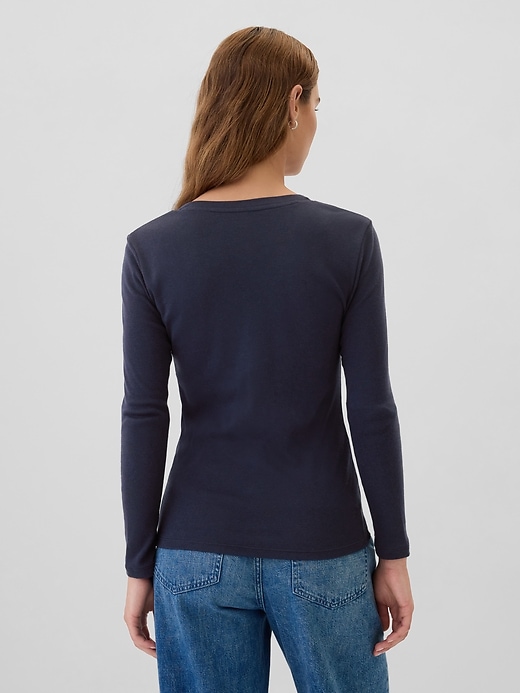 Favorite V-Neck T-Shirt | Gap Factory
