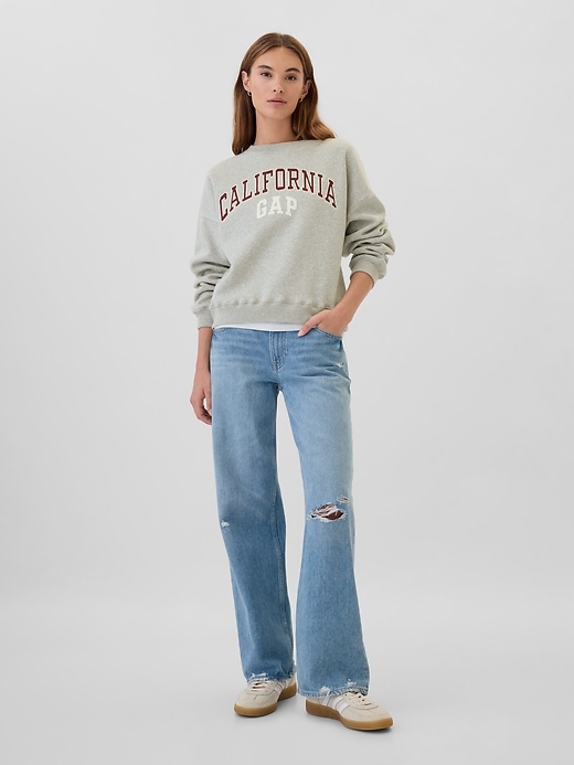 Image number 3 showing, Oversized Gap Graphic Sweatshirt