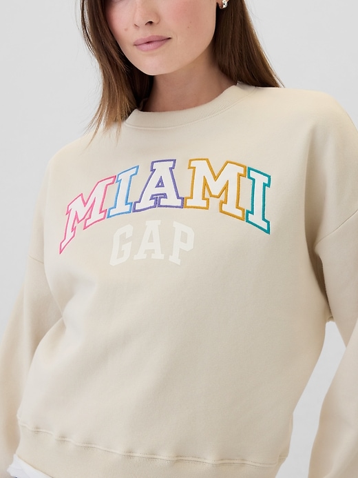 Image number 4 showing, Oversized Gap Graphic Sweatshirt