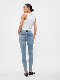 Mid Rise Universal Legging Jeans