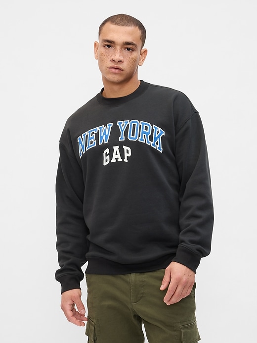 Image number 1 showing, Relaxed Gap Logo Graphic Sweatshirt