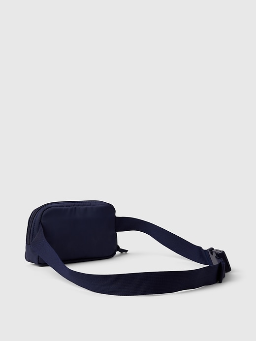 Image number 2 showing, GapFit 100% Recycled Belt Bag