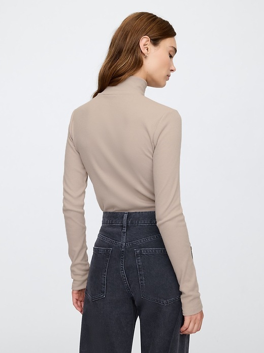 Ribbed Turtleneck T-Shirt | Gap Factory