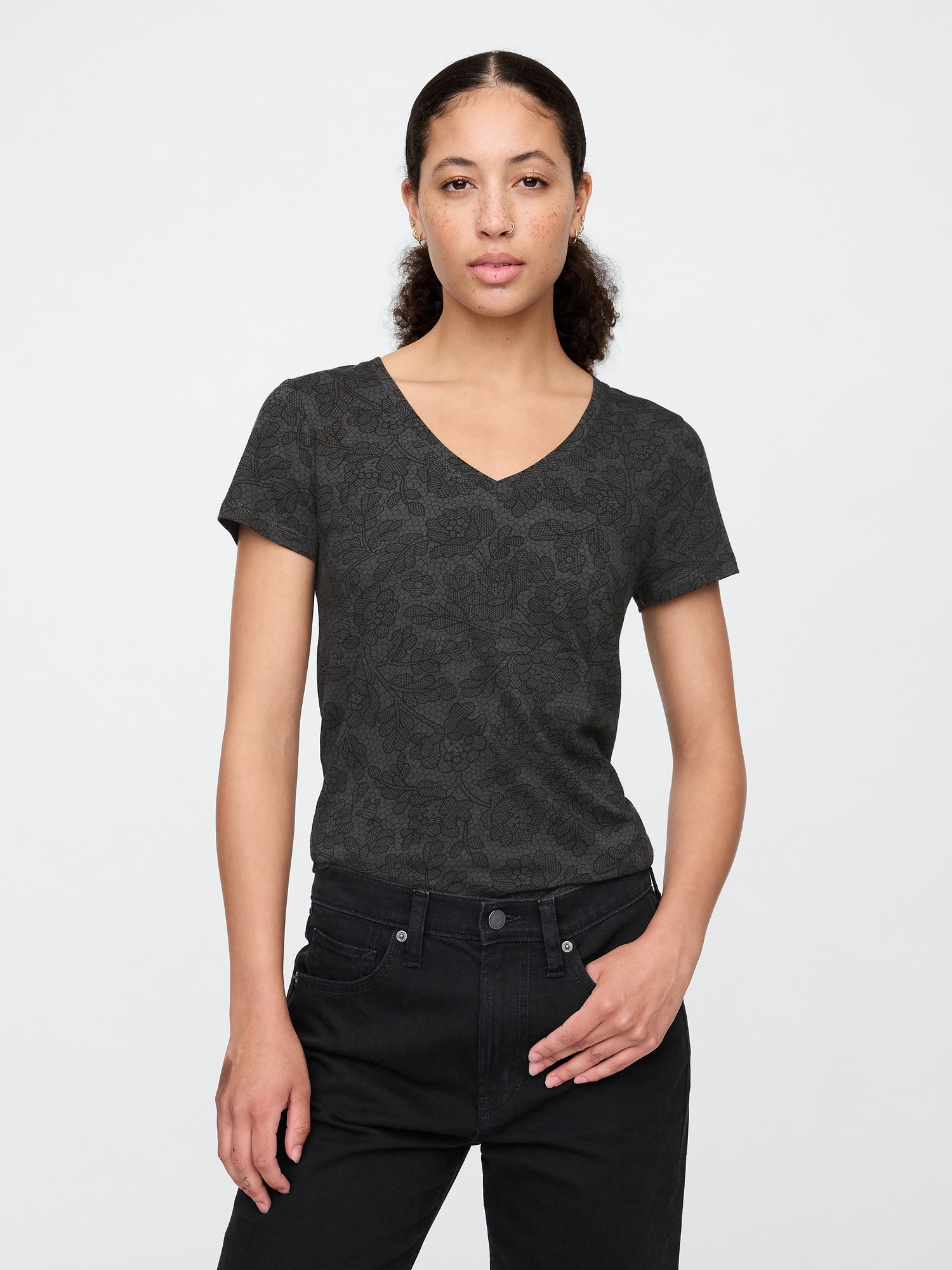 Gap favorite tee v neck discount