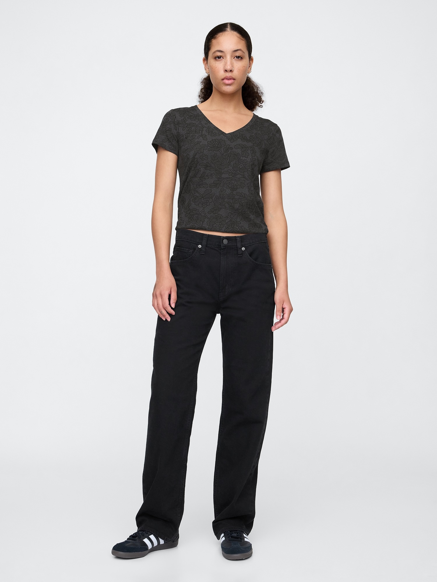Favorite V-Neck T-Shirt | Gap Factory