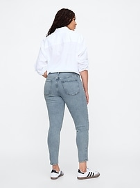 Mid Rise Universal Legging Jeans
