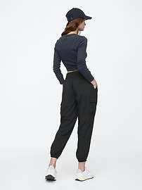 GapFit Runaround Crop Cargo Joggers