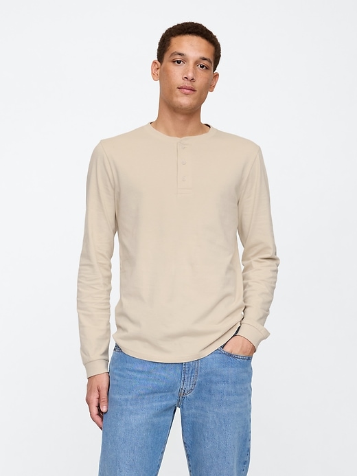 Image number 1 showing, Everyday Soft Curved Hem Henley T-Shirt