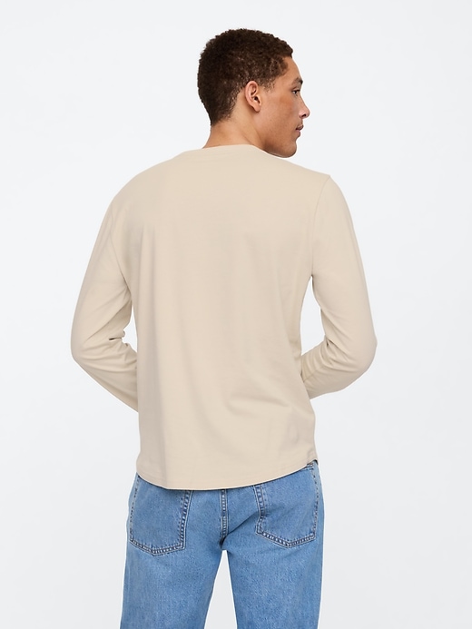 Image number 2 showing, Everyday Soft Curved Hem Henley T-Shirt