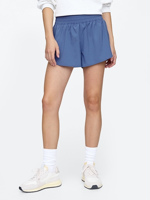 Image number 3 showing, GapFit 3" Mid Rise Runaround Shorts