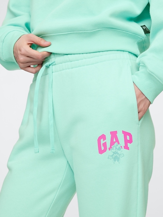 Image number 4 showing, Gap &#215 Disney Minnie Mouse Gap Logo Joggers