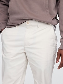 GapFlex Essential Khakis in Straight Fit