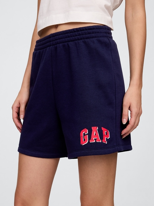 Image number 4 showing, Gap Logo Shorts
