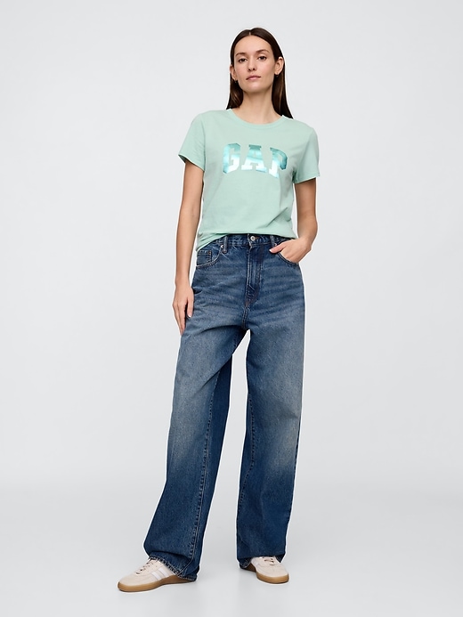 Image number 3 showing, Gap Logo T-Shirt