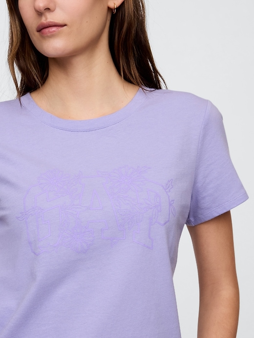 Image number 4 showing, Gap Logo T-Shirt