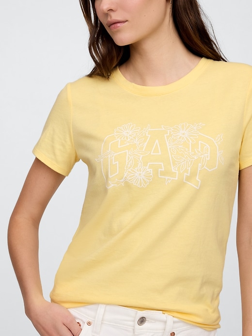 Image number 4 showing, Gap Logo T-Shirt