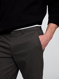 GapFlex Essential Khakis in Straight Fit