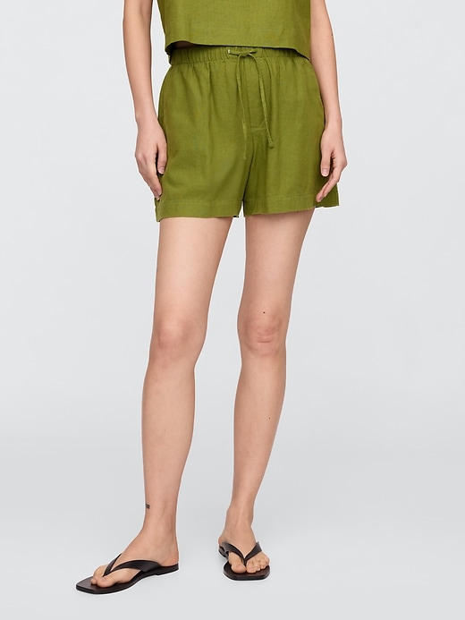 Image number 2 showing, 4" Mid Rise Pull-On Linen-Blend Shorts