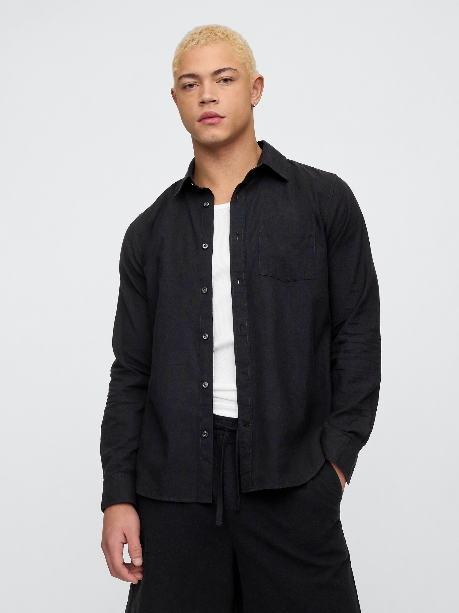 Linen-Blend Shirt in Standard Fit - Black