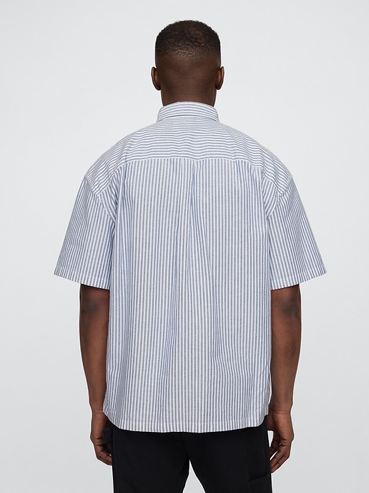 Image number 2 showing, Oxford Shirt in Boxy Fit