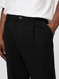 Relaxed Linen-Blend Pleated Trousers